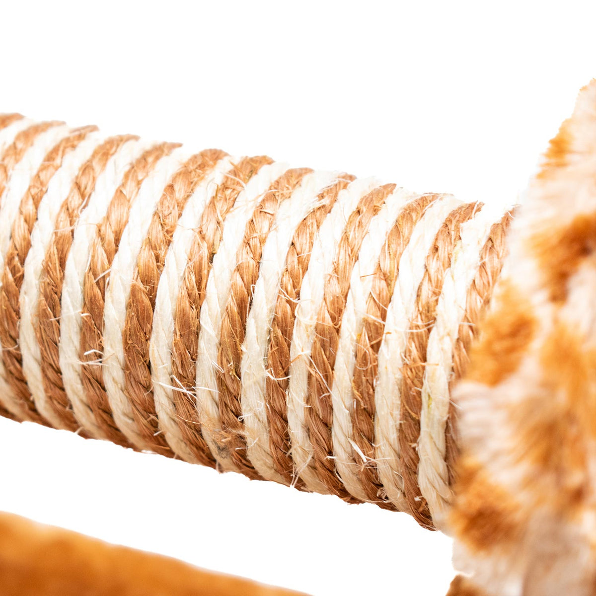 AQPET FRIENDS Sisal and plush scratching post for your cat's enjoyment, Giraffe measures 56x18x18 cm