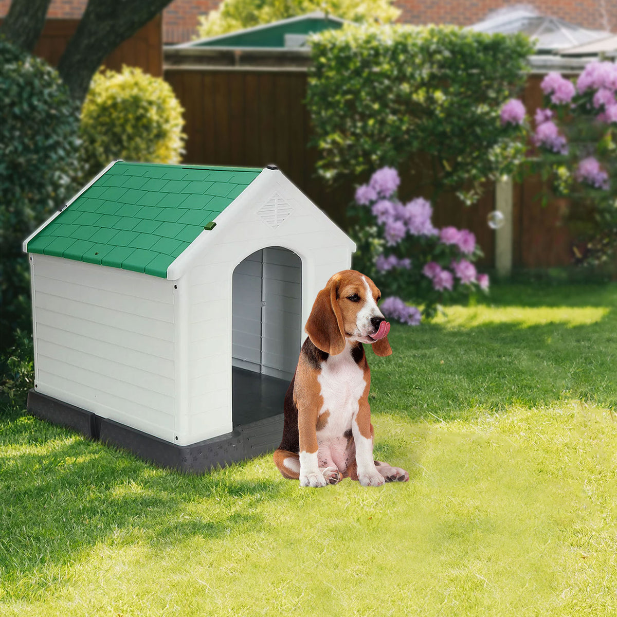 AQPET FRIENDS Chalet Cuccia In Plastica Impermeabile Per Cani E Gatti Comfort e Relax, Per Interno ed Esterno